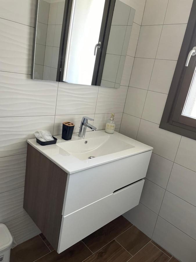 Dolcecasaleogiu Con Parcheggio Coperto Gratuito Apartment Vitinia Exterior photo