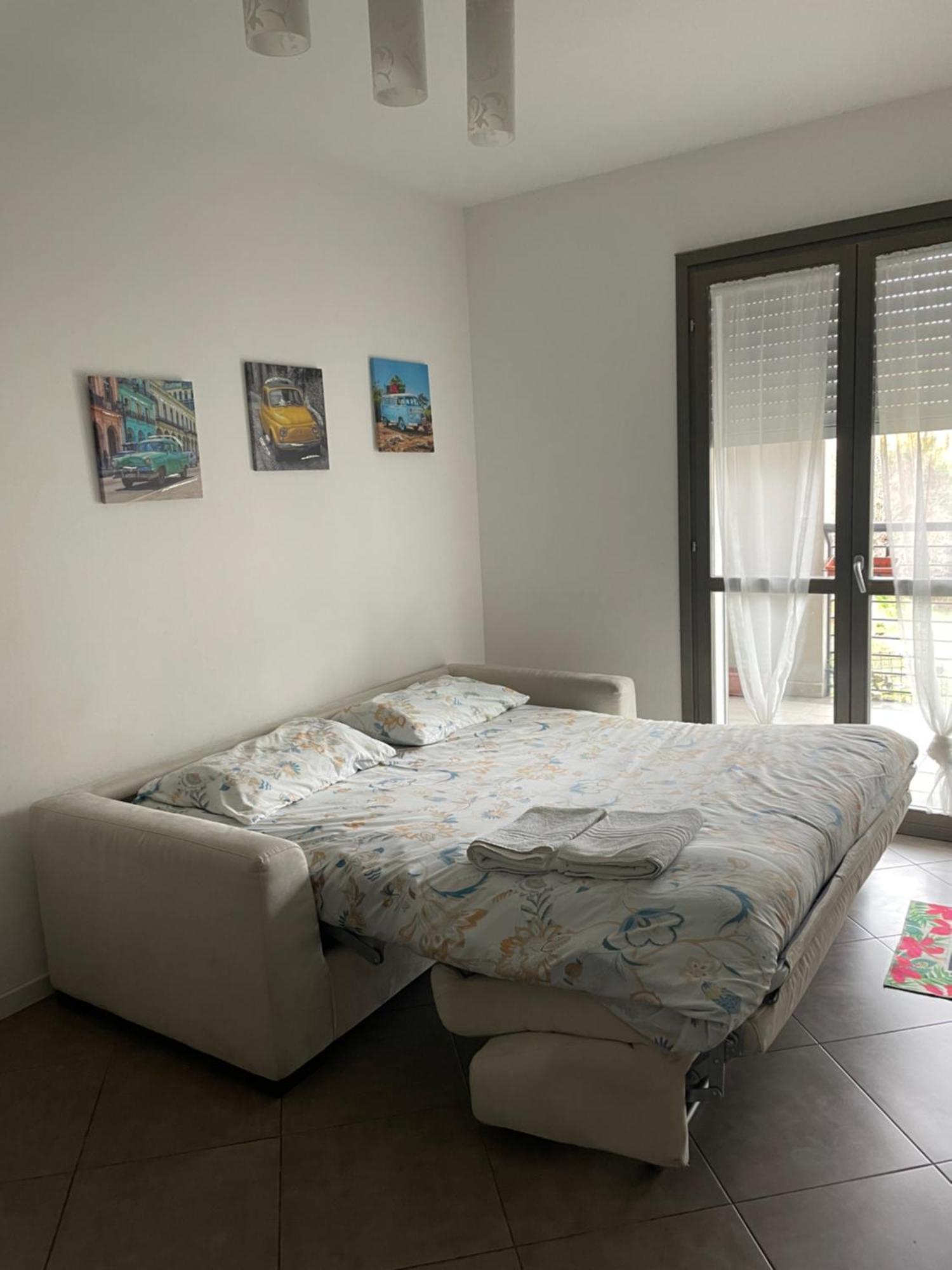 Dolcecasaleogiu Con Parcheggio Coperto Gratuito Apartment Vitinia Exterior photo