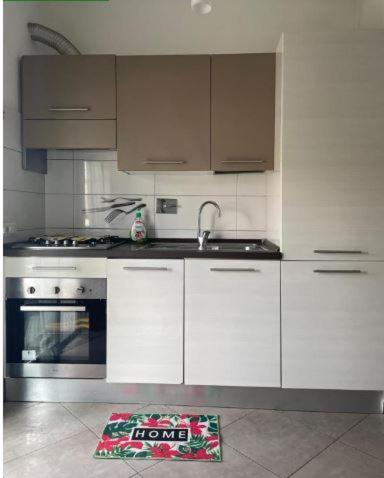 Dolcecasaleogiu Con Parcheggio Coperto Gratuito Apartment Vitinia Exterior photo